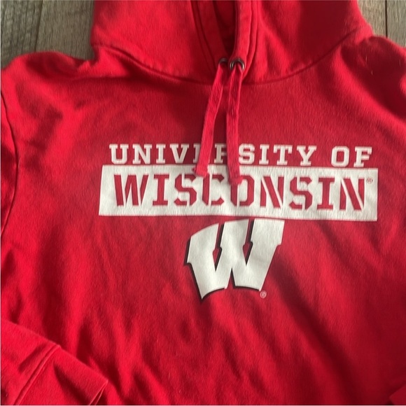 Fanatics University of Wisconsin Madison Badgers Red Hooded Sweatshirt Size XL. - Picture 3 of 5